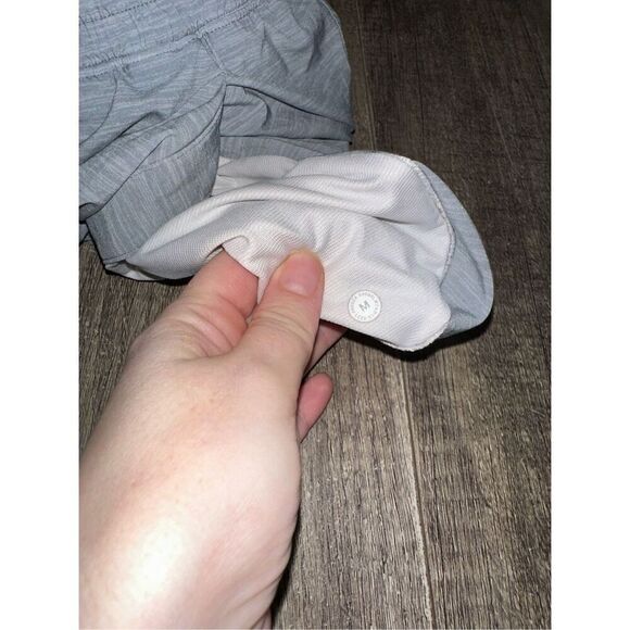 Lululemon Pace Breaker Short *Linerless 9" Heather Allover Sea Salt Light Cast M - Picture 4 of 4